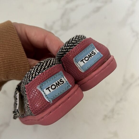 TOMS Fleece Lined Tweed Toddler Shoes EUC - Picture 5 of 5